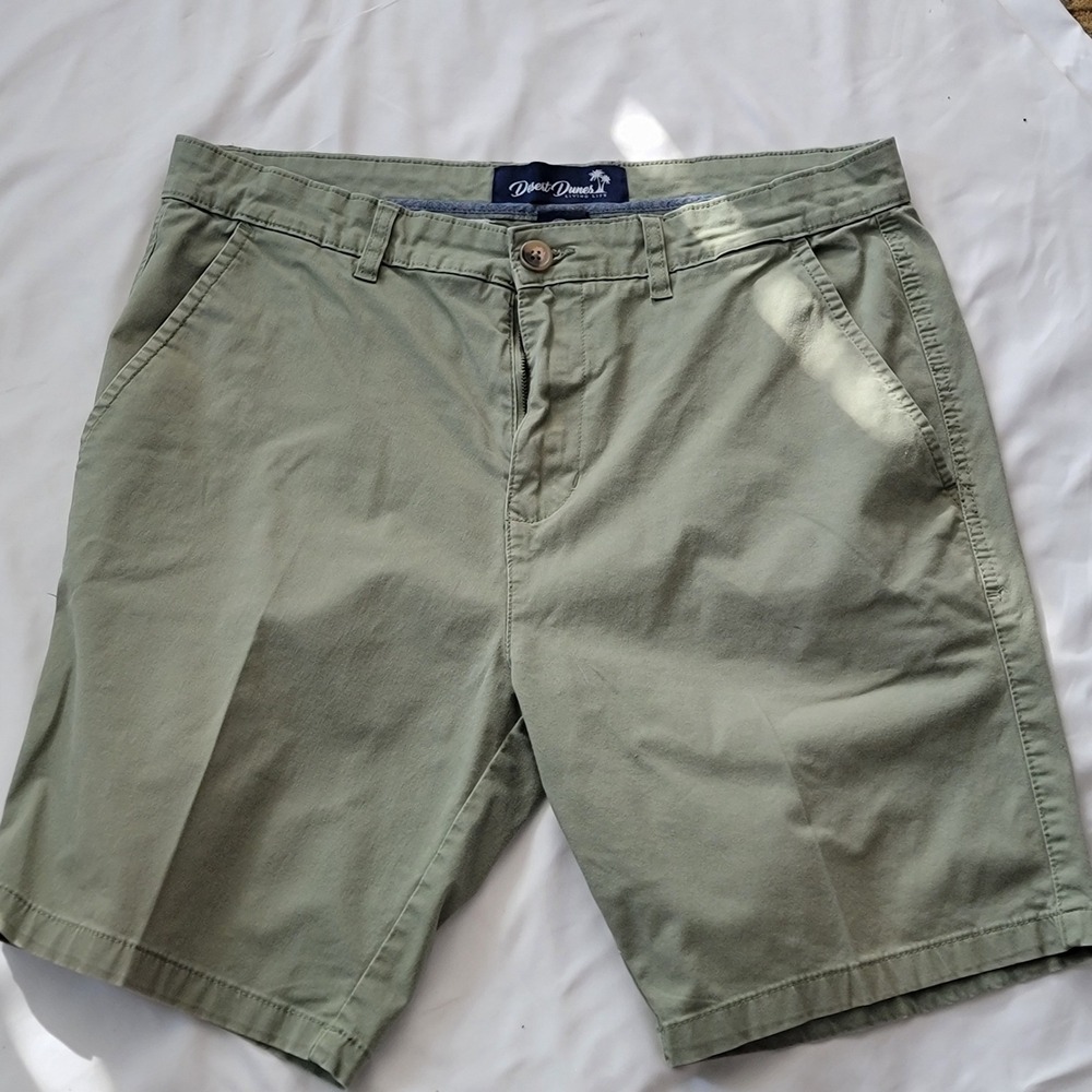 Desert Dunes Living Life Mens Olive Green‎ Chino Shorts Size 32